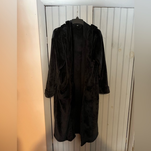 Dark Blue Robe - Picture 1 of 2
